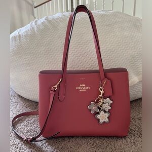 Coach Purse with strap, pink, like new